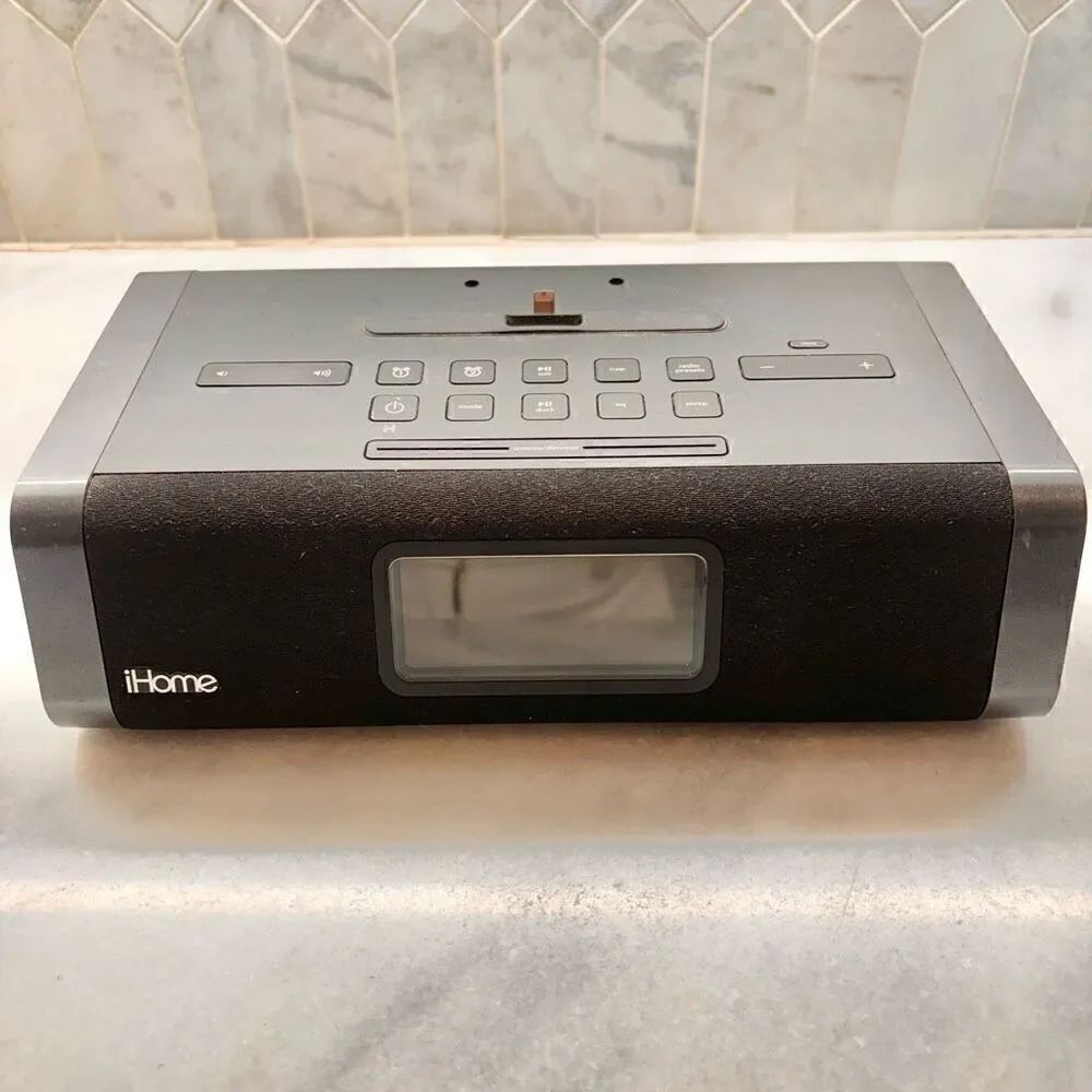 iHome iDL45 Alarm Clock Radio And iPhone Docking Station Multifunction Silver OS